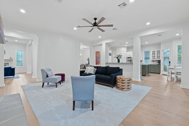 Building Photo - 6636 Dogwood Creek Dr