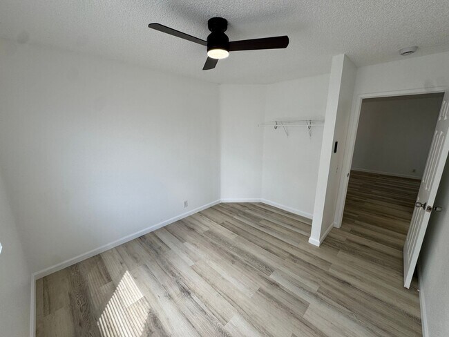 Building Photo - 1523 Woodpine Dr