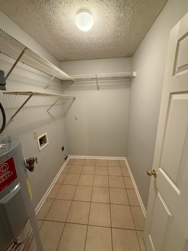 Building Photo - 881 Revere Run Dr