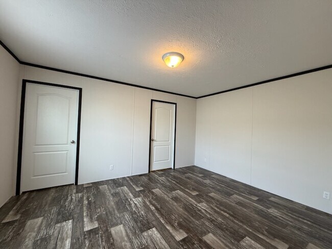 Building Photo - 38112 Ducharme Dr