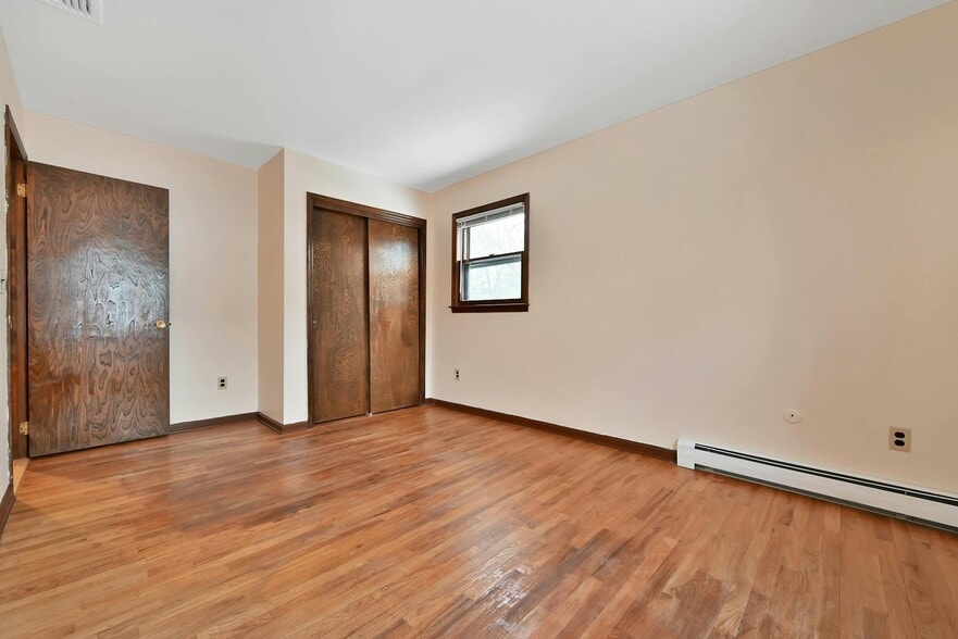 Building Photo - 27 Beech St
