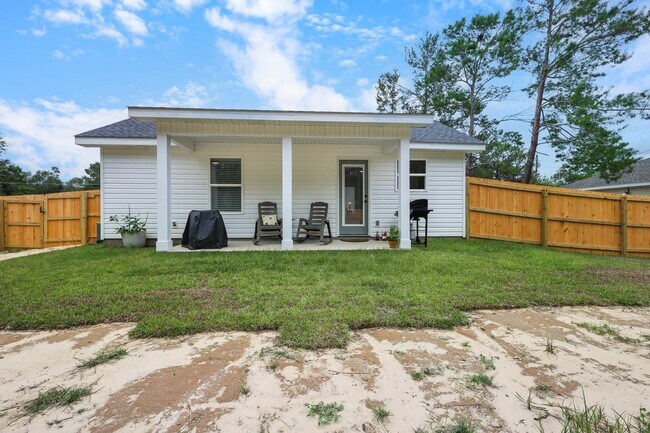 Building Photo - 71 Lafavre Ln