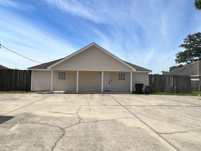 Primary Photo - 2633 Mission Rd