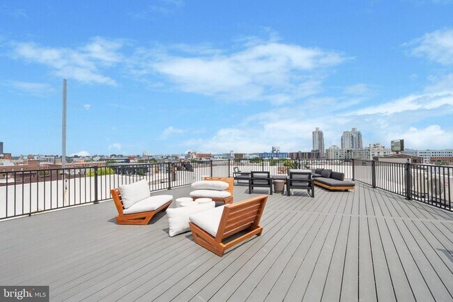 Building Photo - 828 N 2nd St