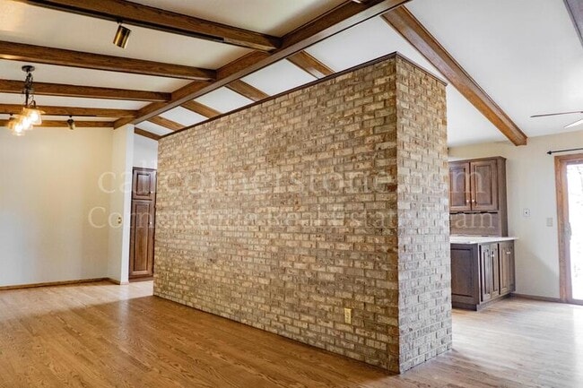Building Photo - 3427 Clubheights Dr