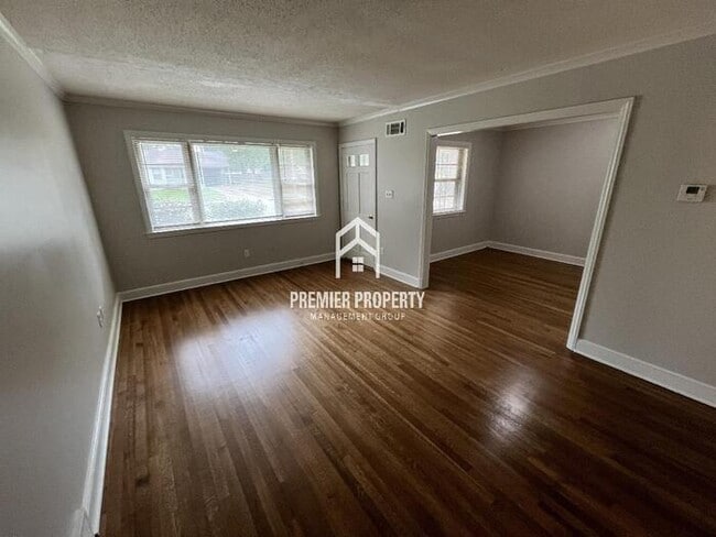 Building Photo - 1367 Bonnie Dr
