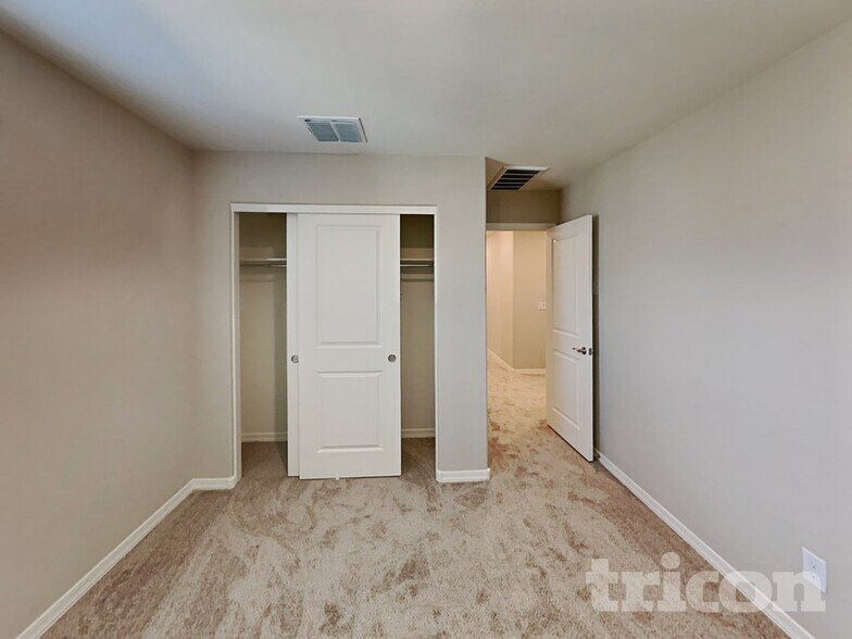 Building Photo - 8023 W Albeniz Pl