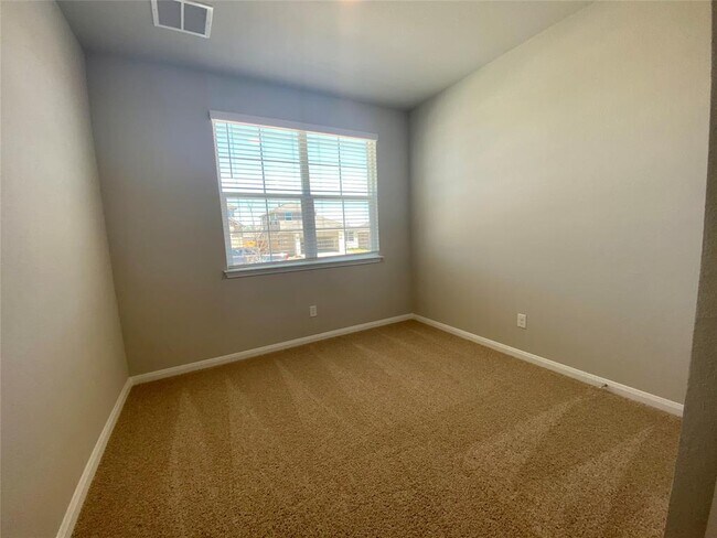 Building Photo - 230 Cherry Laurel Ln