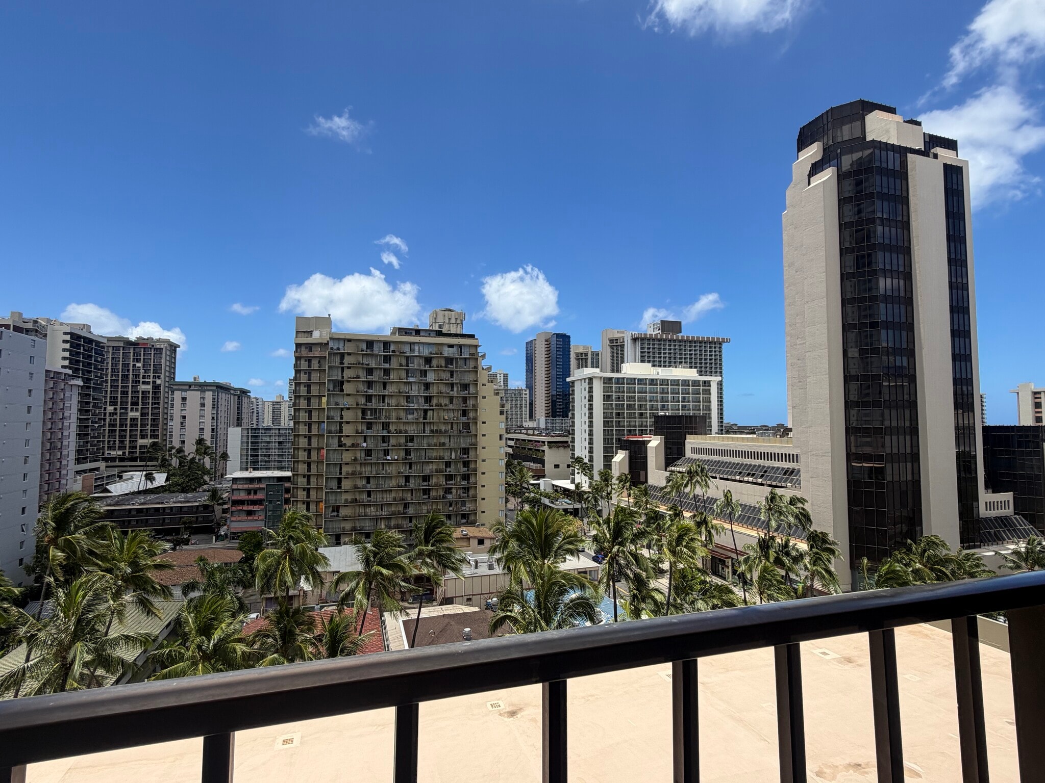 Building Photo - 2240 Kuhio Ave