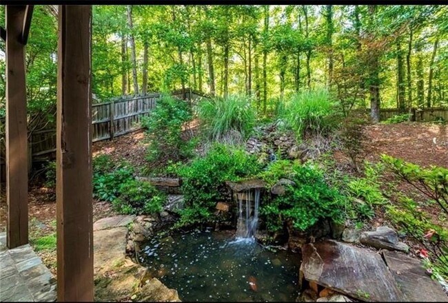 Building Photo - 2807 Crest Ridge Way SW