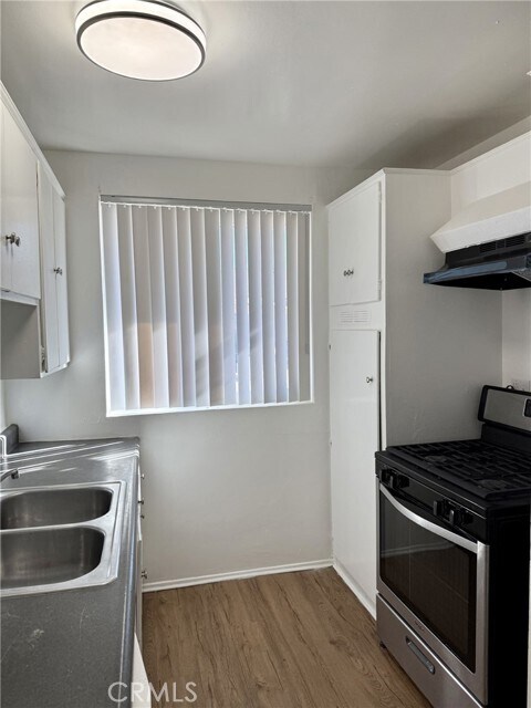 Building Photo - 4830 Canoga St