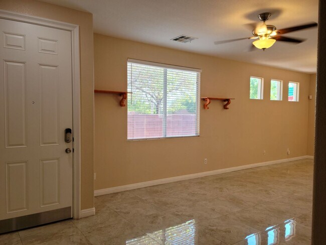 Building Photo - Downtown Summerlin Beauty