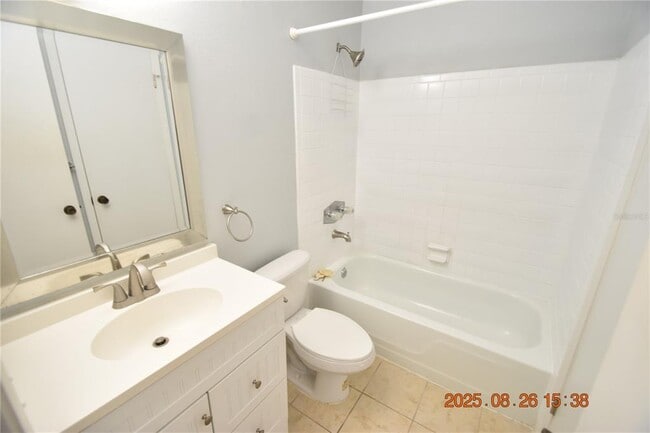 Building Photo - 3814 N Lake Dr