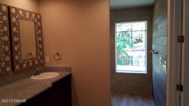 Building Photo - 652 Pelican Bay Dr