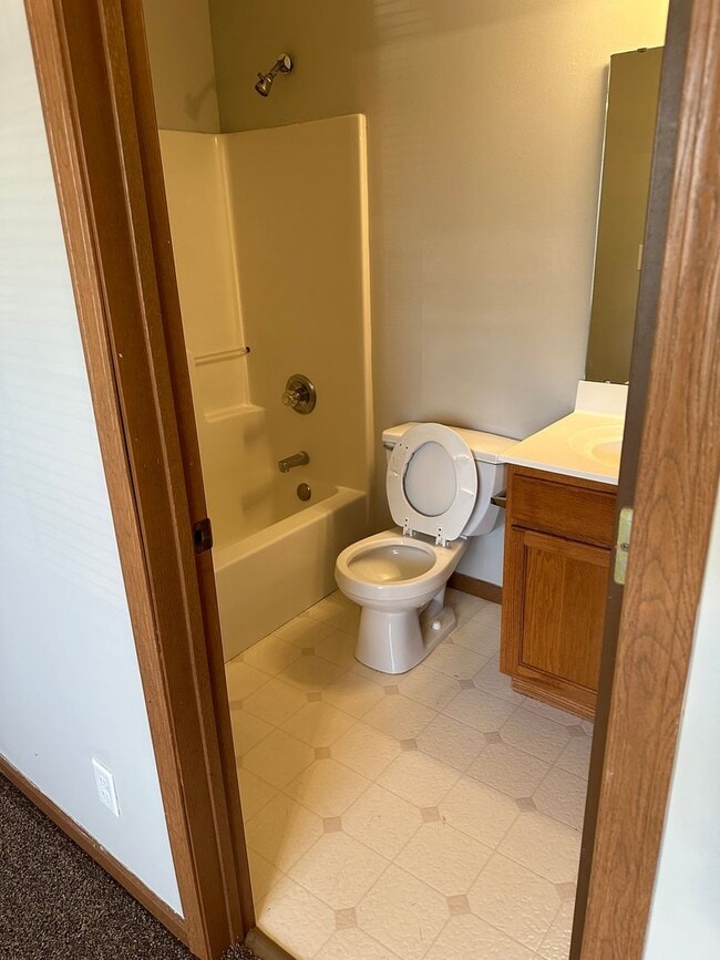 Building Photo - 1828 Starks Cir