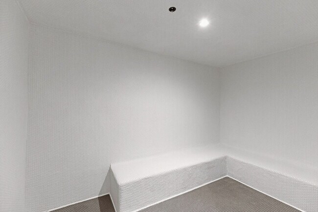 Building Photo - 225 N Miami Ave