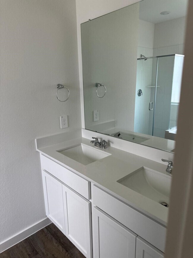 Building Photo - 8027 Marchese Dr