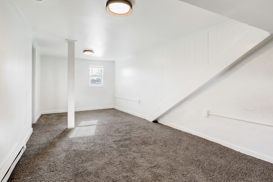 Attic Bedroom - 652 Columbia Ave