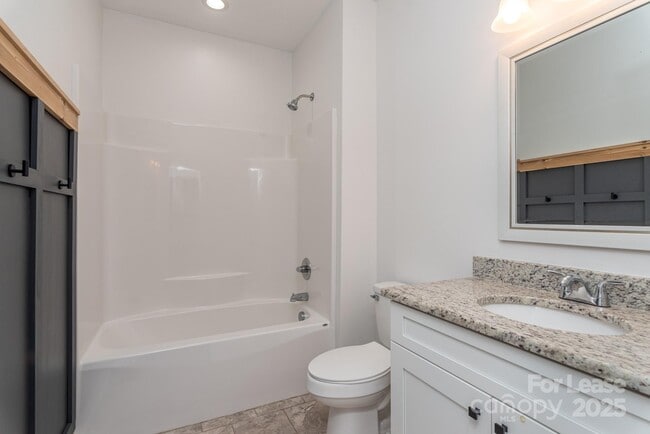 Building Photo - 6835 Ingleside Dr