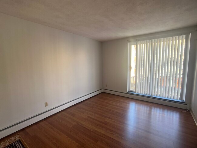 Building Photo - 123 Sewall Ave