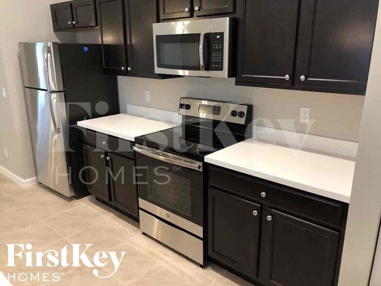 Building Photo - 4162 SW Muncie St