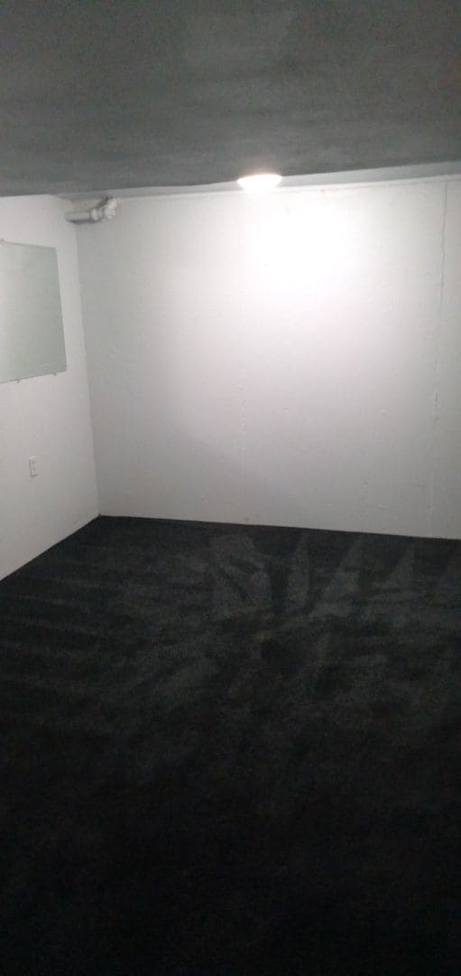 Building Photo - 2405 Sunset Dr