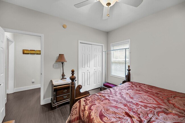 Building Photo - Spacious & Well-Maintained Home for Rent in North Charleston