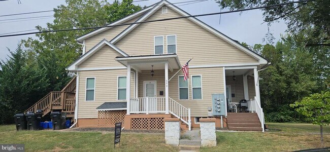 Primary Photo - 699 National Ave