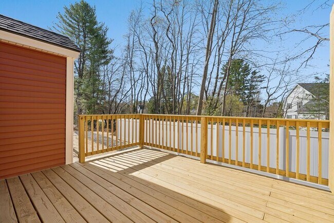 Building Photo - 8 Legacy Ln