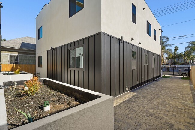 Building Photo - 1731 New Hampshire Ave