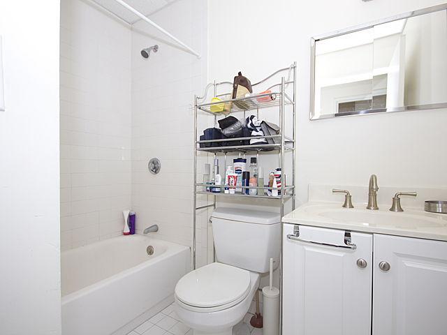 Building Photo - 482 Beacon St