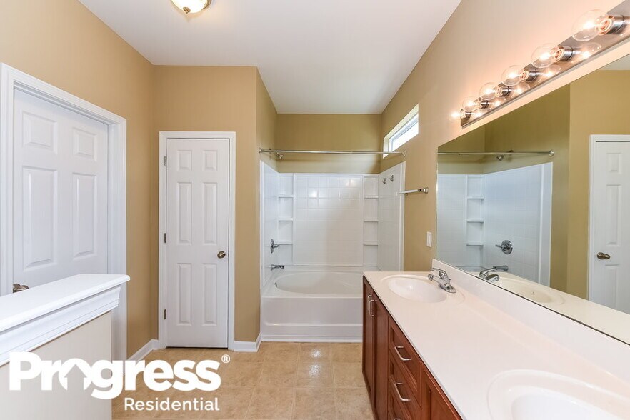 Building Photo - 8872 Cressent Glen Ct