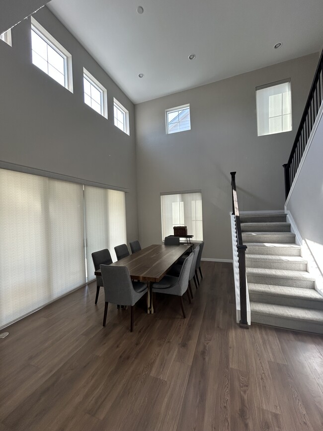 Building Photo - 9066 Moondance Dr