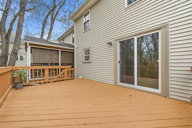 Building Photo - 10058 Chestnut Wood Ln