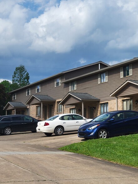 Building Photo - Camelot Apartments
