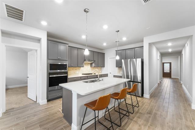 Building Photo - 1404 Kade Ave