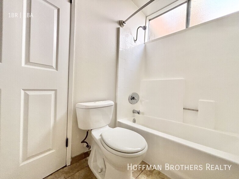 Building Photo - 1225 N Cherokee Ave