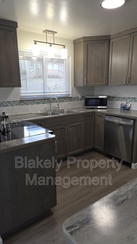 Building Photo - 2118 S Roosevelt St