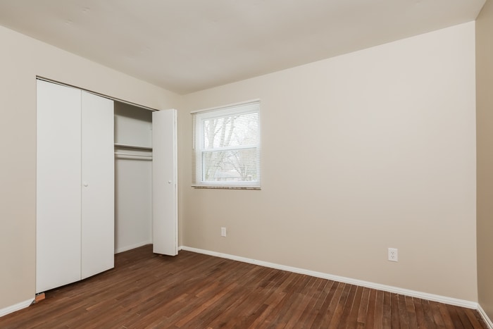 Building Photo - 9715 Stagecoach Dr S