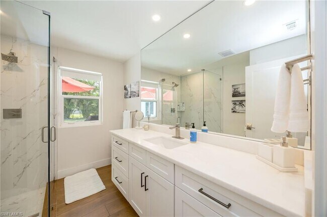 Building Photo - 409 Cypress Way E