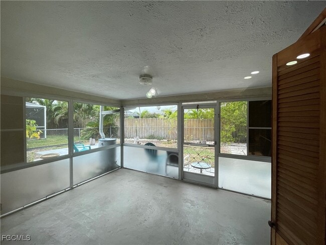 Building Photo - 4108 SE 18th Pl