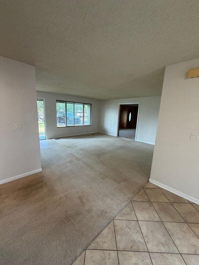 Building Photo - 21119 Bear Creek Rd