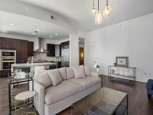 Building Photo - 1065 Peachtree St NE