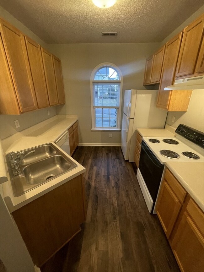 Building Photo - 3 bd 2 ba Ranch house