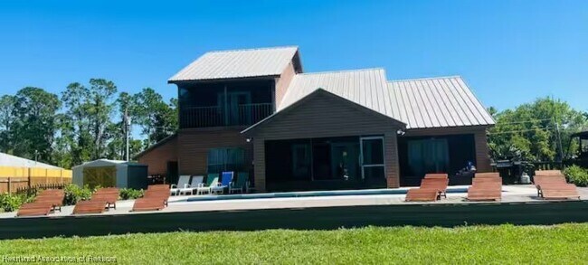 Building Photo - 3116 Tanglewylde Ave