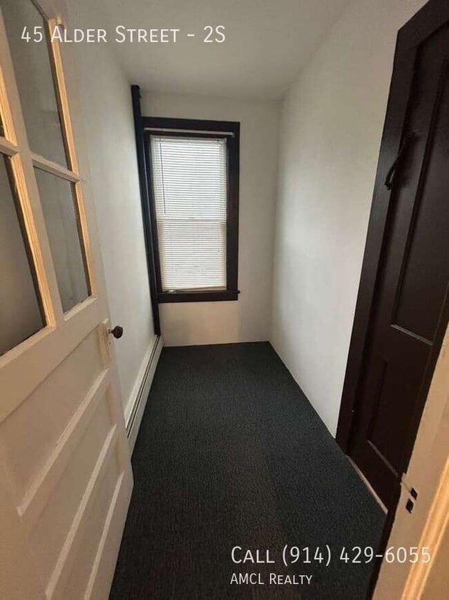 Building Photo - 45 Alder St