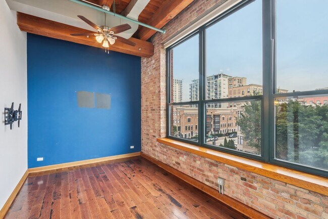 Building Photo - 1727 S Indiana Ave