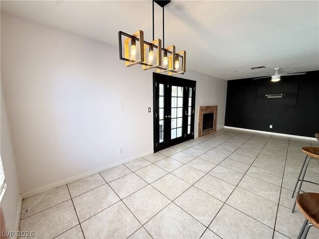 Building Photo - 2066 Waverly Cir