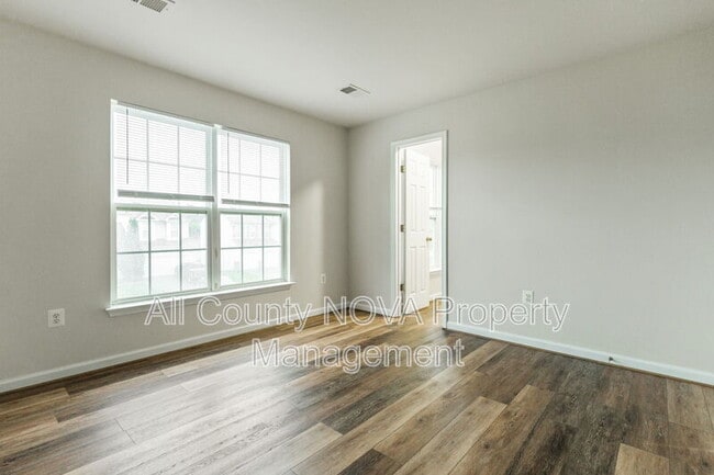 Building Photo - 9506 Whiteheart Dr