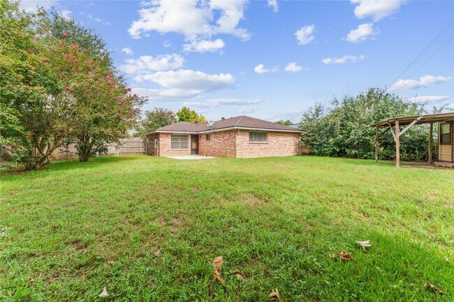 Building Photo - 5039 Parkland St